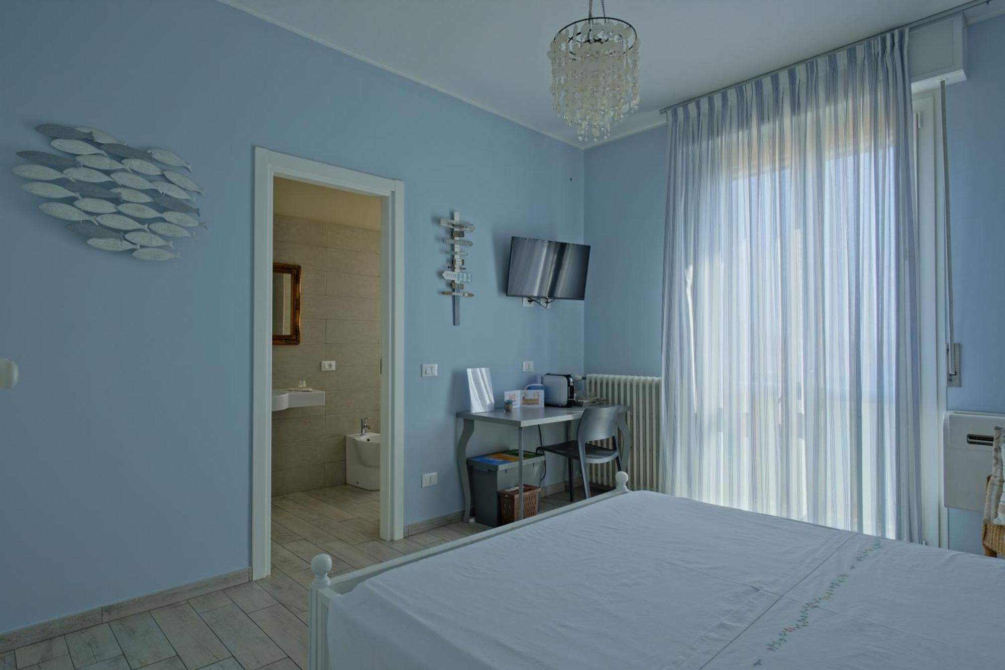 Alla Scaletta - Stanze Con Bagno Privato E Wifi A Pochi Passi Dal Duomo Mirandola Kültér fotó