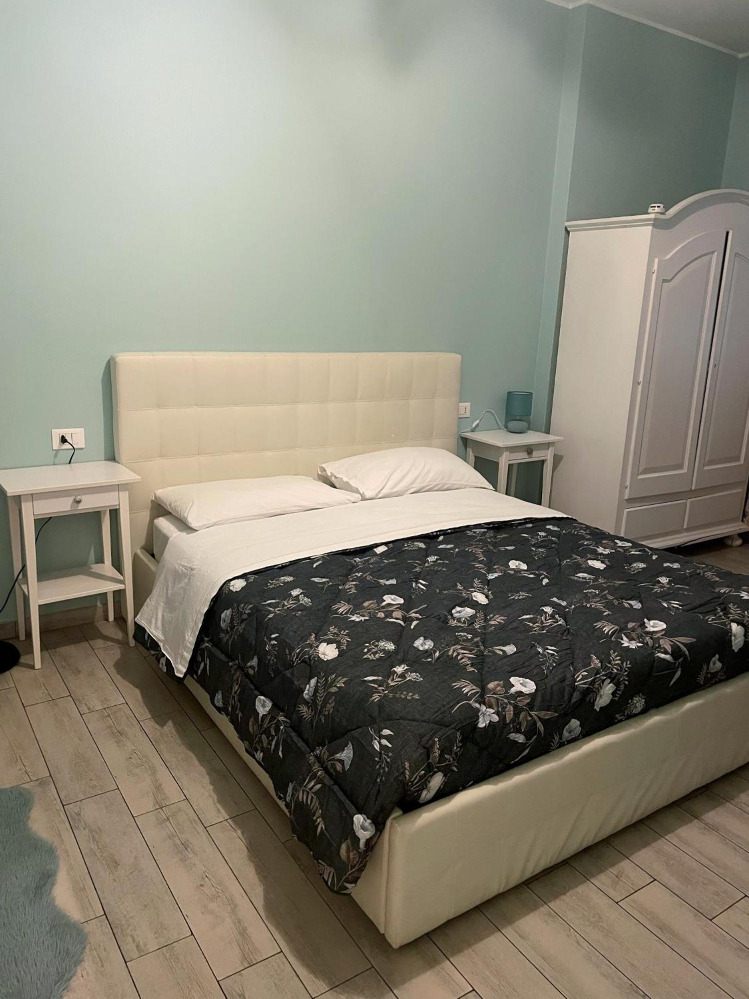 Alla Scaletta - Stanze Con Bagno Privato E Wifi A Pochi Passi Dal Duomo Mirandola Kültér fotó